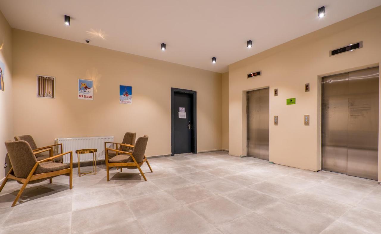 Loft1 Apartment 302 구다우리 외부 사진